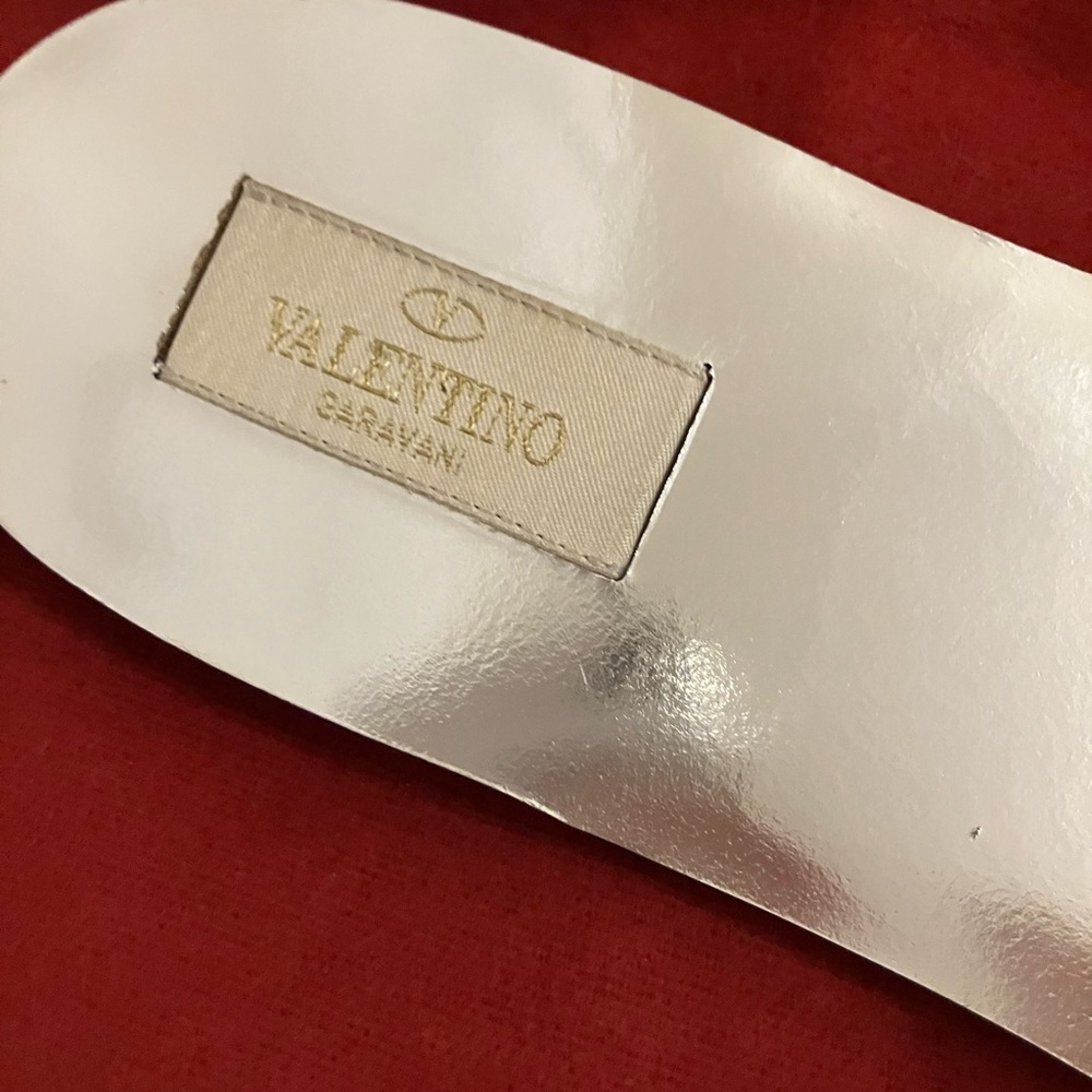 Authentic Valentino Slides - Picture 5 of 10